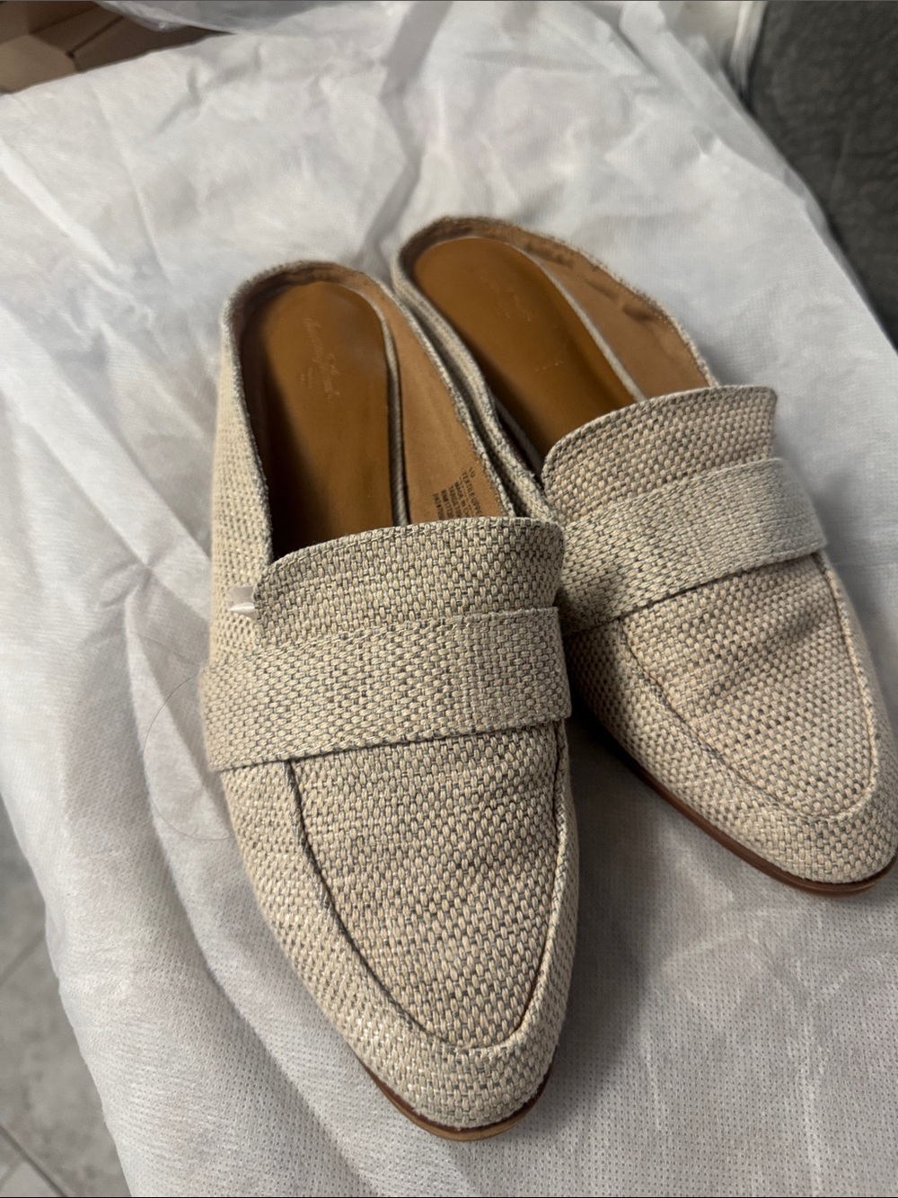 Universal Thread Beige Woven Slip-On Mules